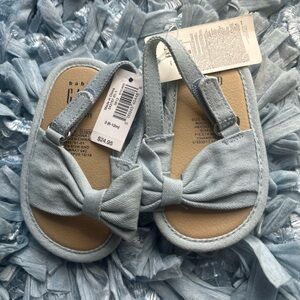 GAP Baby Blue Bow Sandals size 6-12 months
